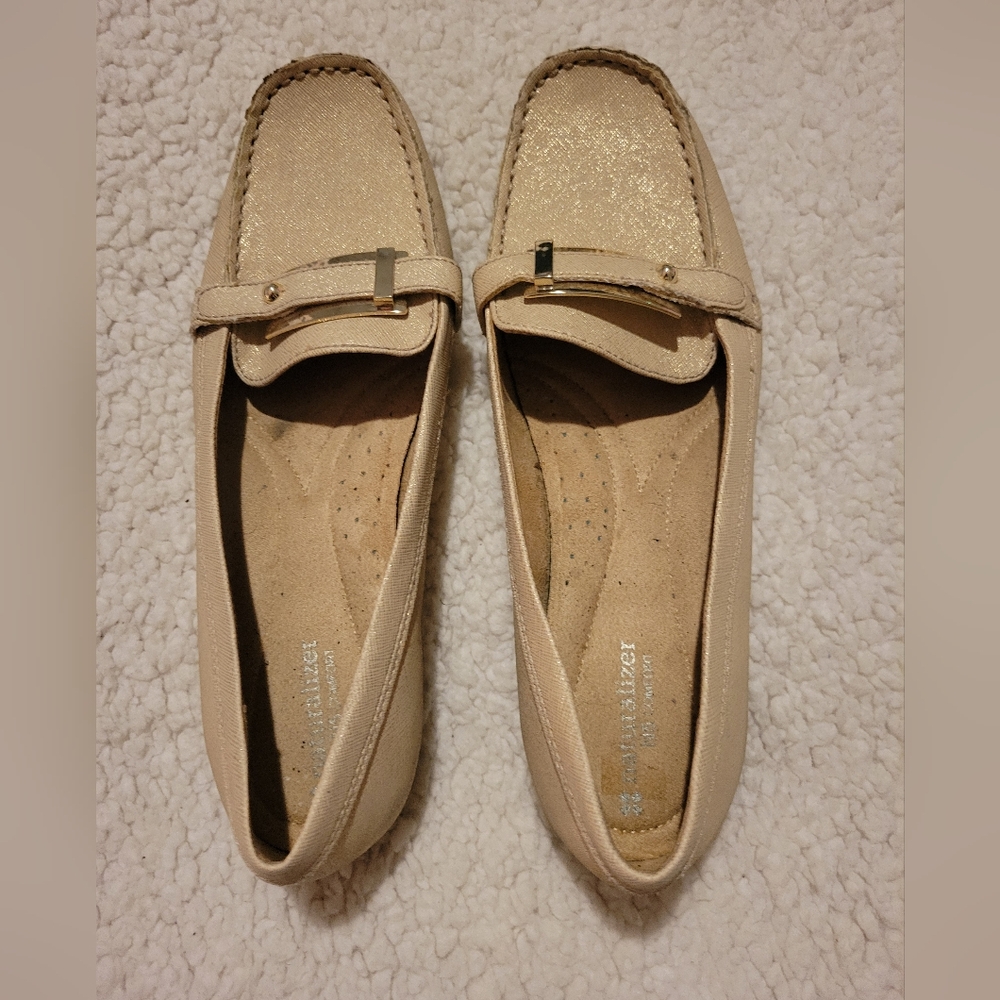 WOMENS NATURAL COMFORT FLAT SHOES GOLD SIZE 11